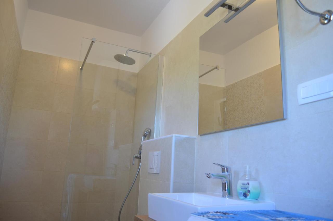 Apartments Mare Malinska Zewnętrze zdjęcie