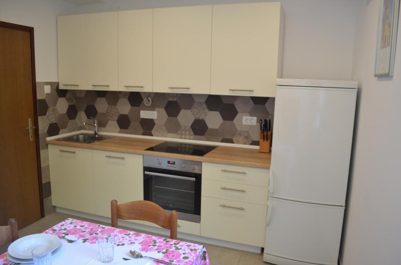 Apartments Mare Malinska Zewnętrze zdjęcie