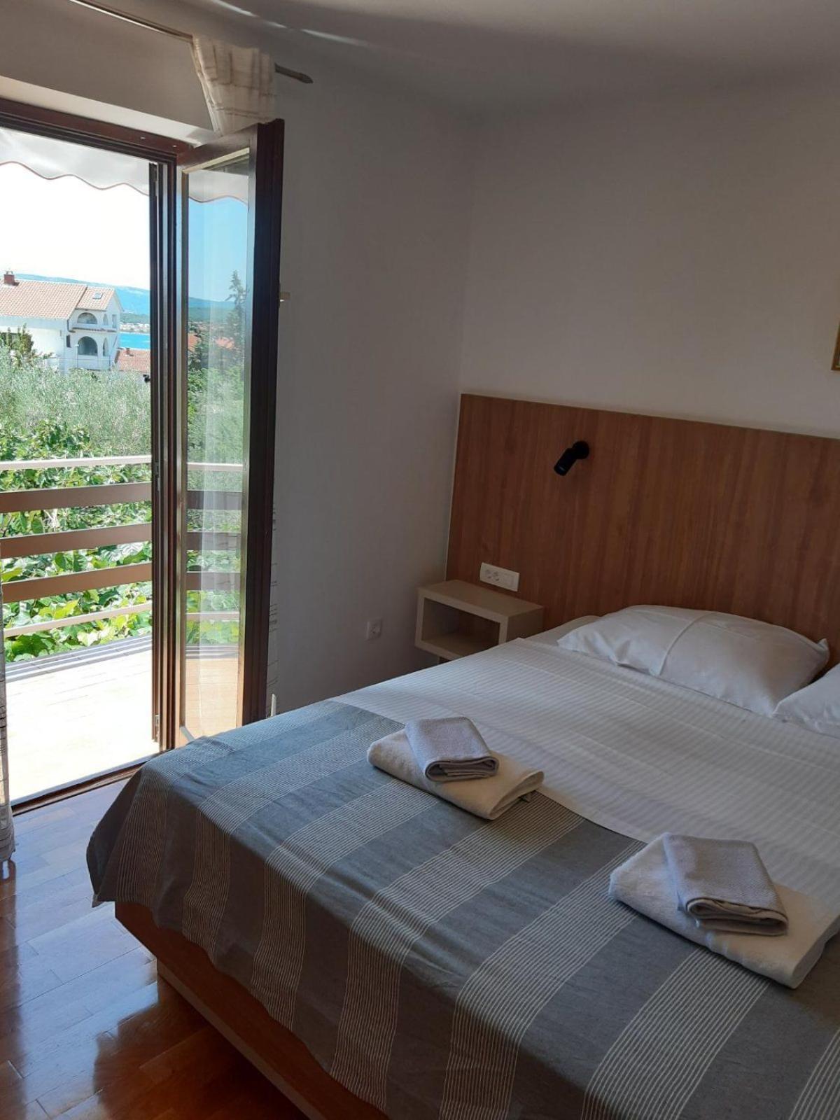 Apartments Mare Malinska Zewnętrze zdjęcie