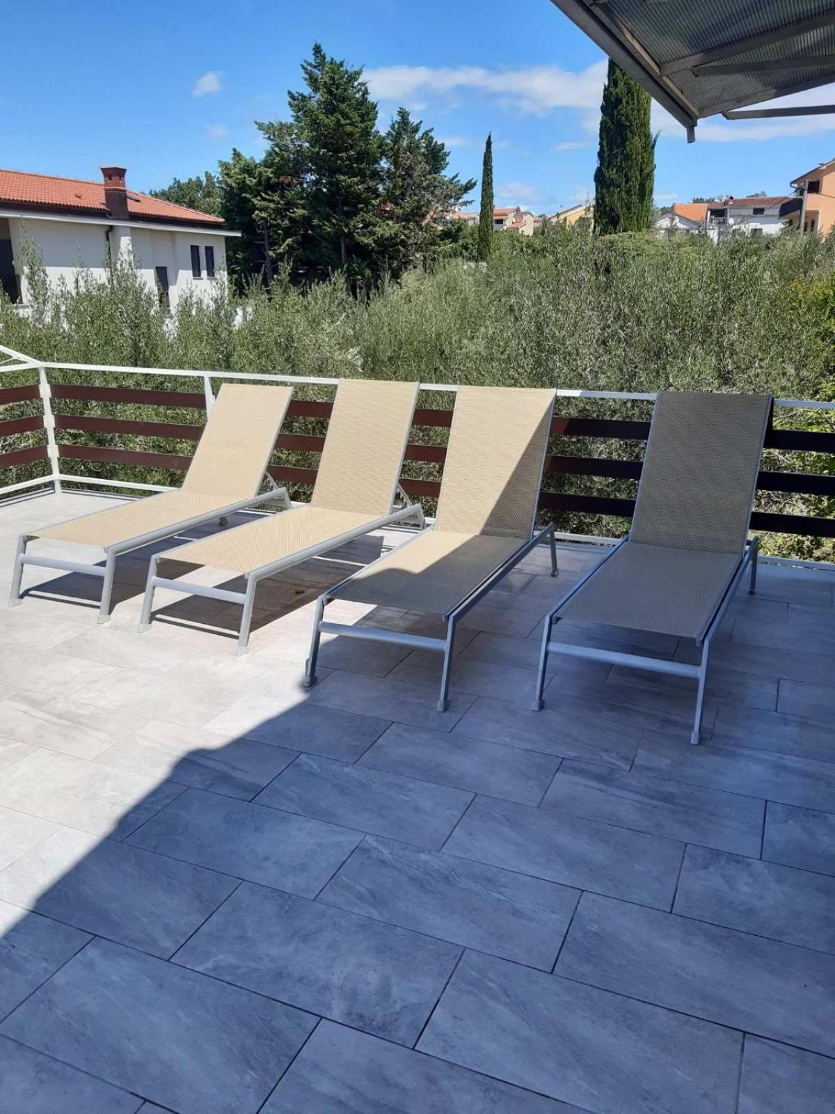 Apartments Mare Malinska Zewnętrze zdjęcie