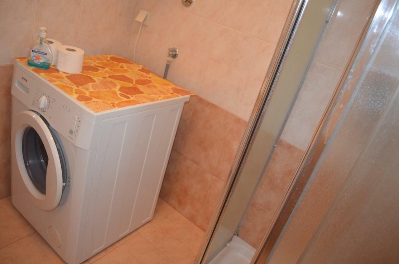 Apartments Mare Malinska Zewnętrze zdjęcie