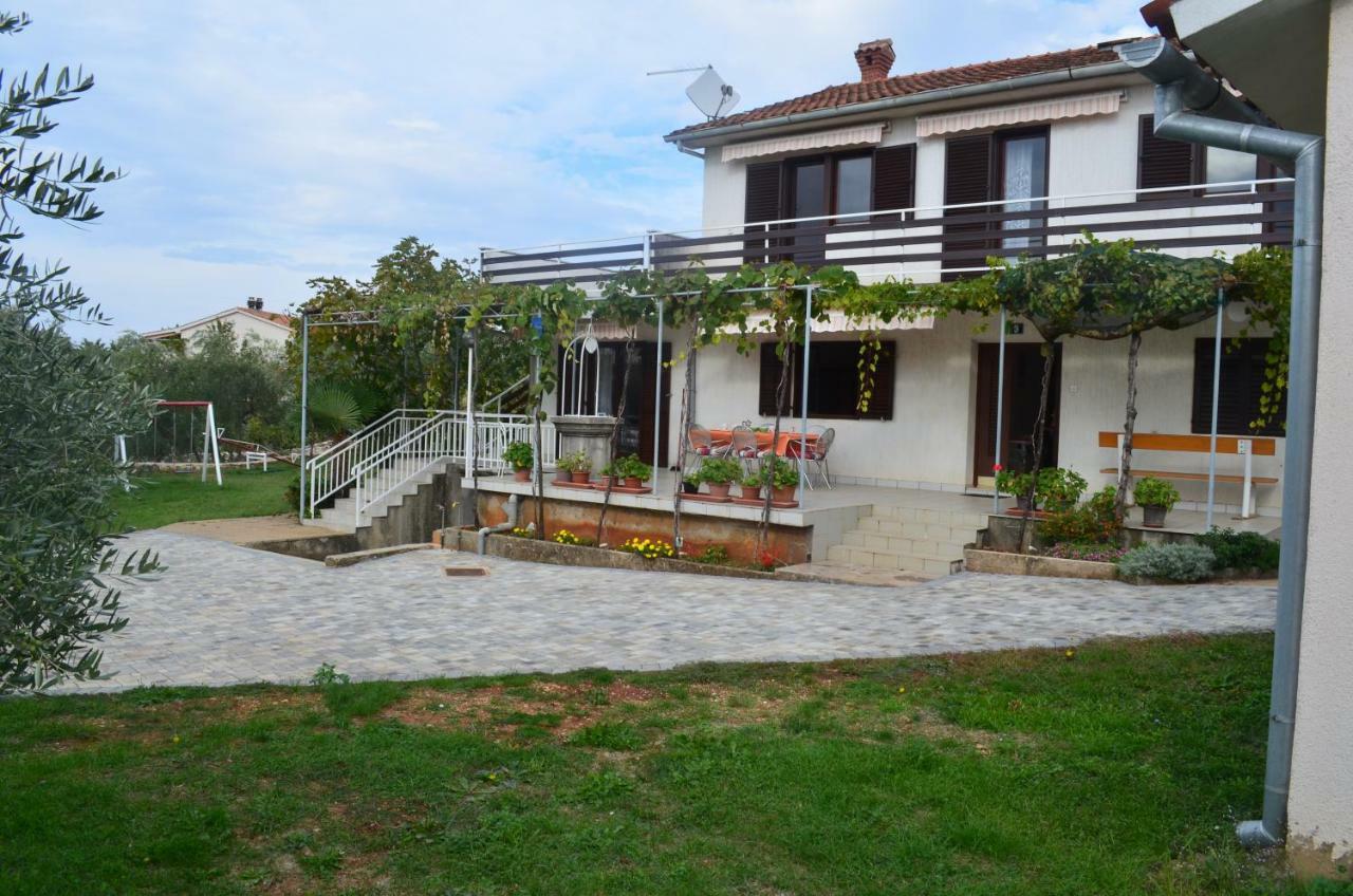 Apartments Mare Malinska Zewnętrze zdjęcie