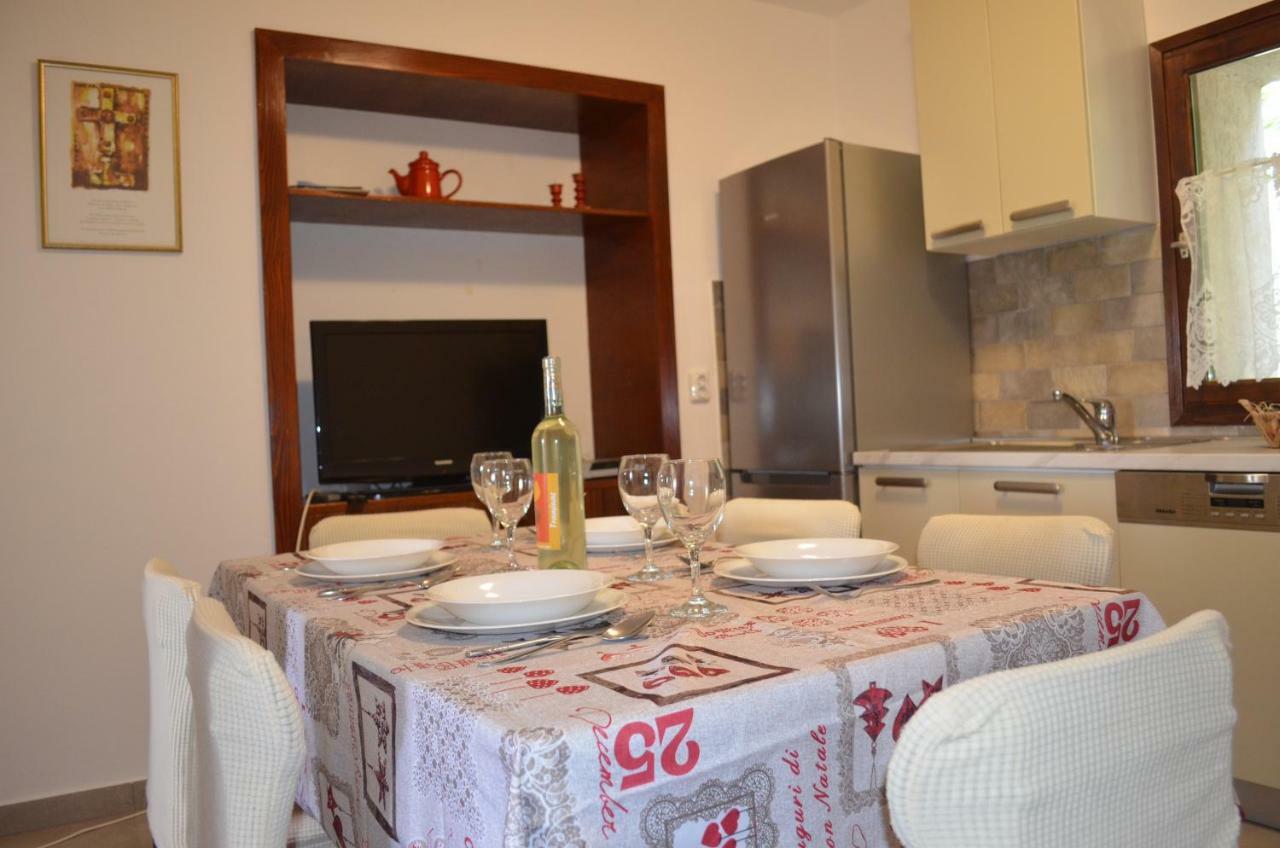Apartments Mare Malinska Zewnętrze zdjęcie