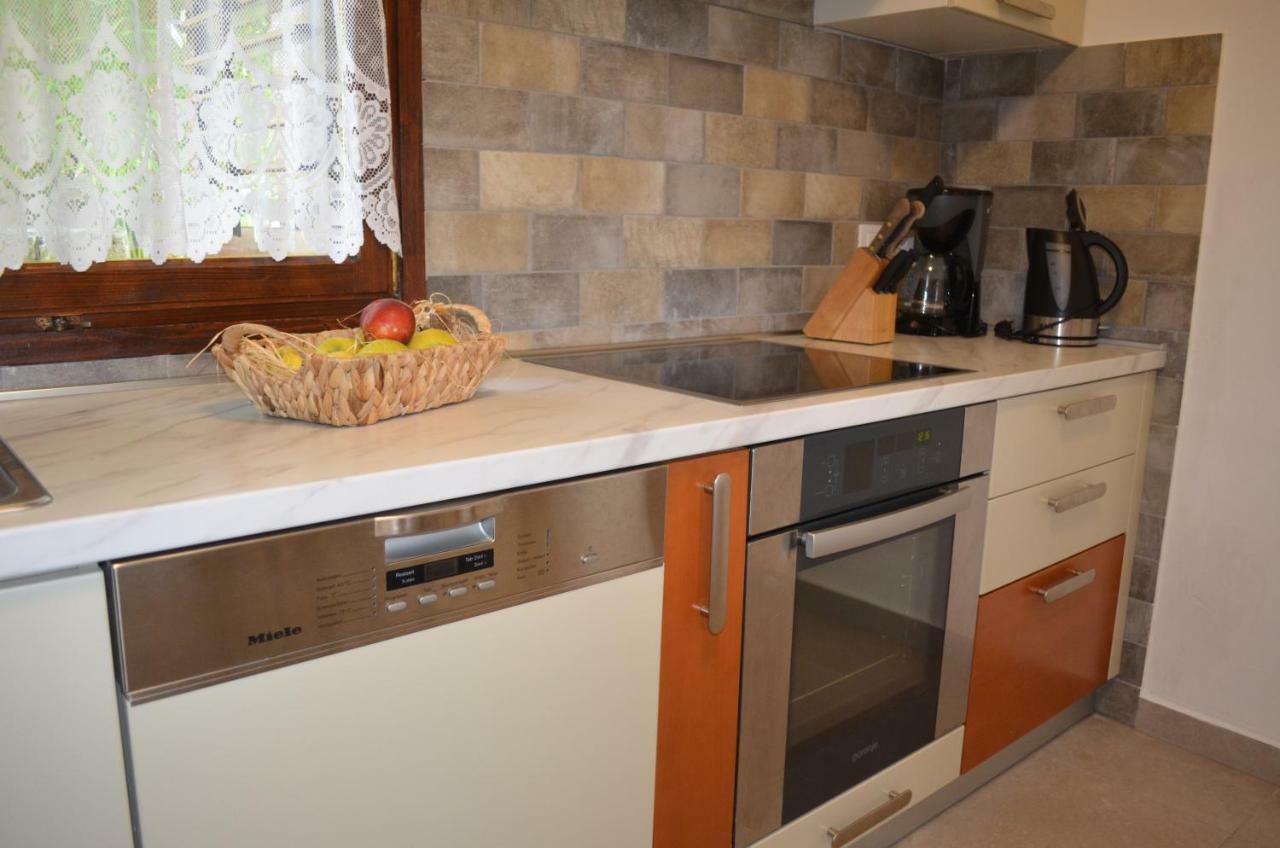 Apartments Mare Malinska Zewnętrze zdjęcie