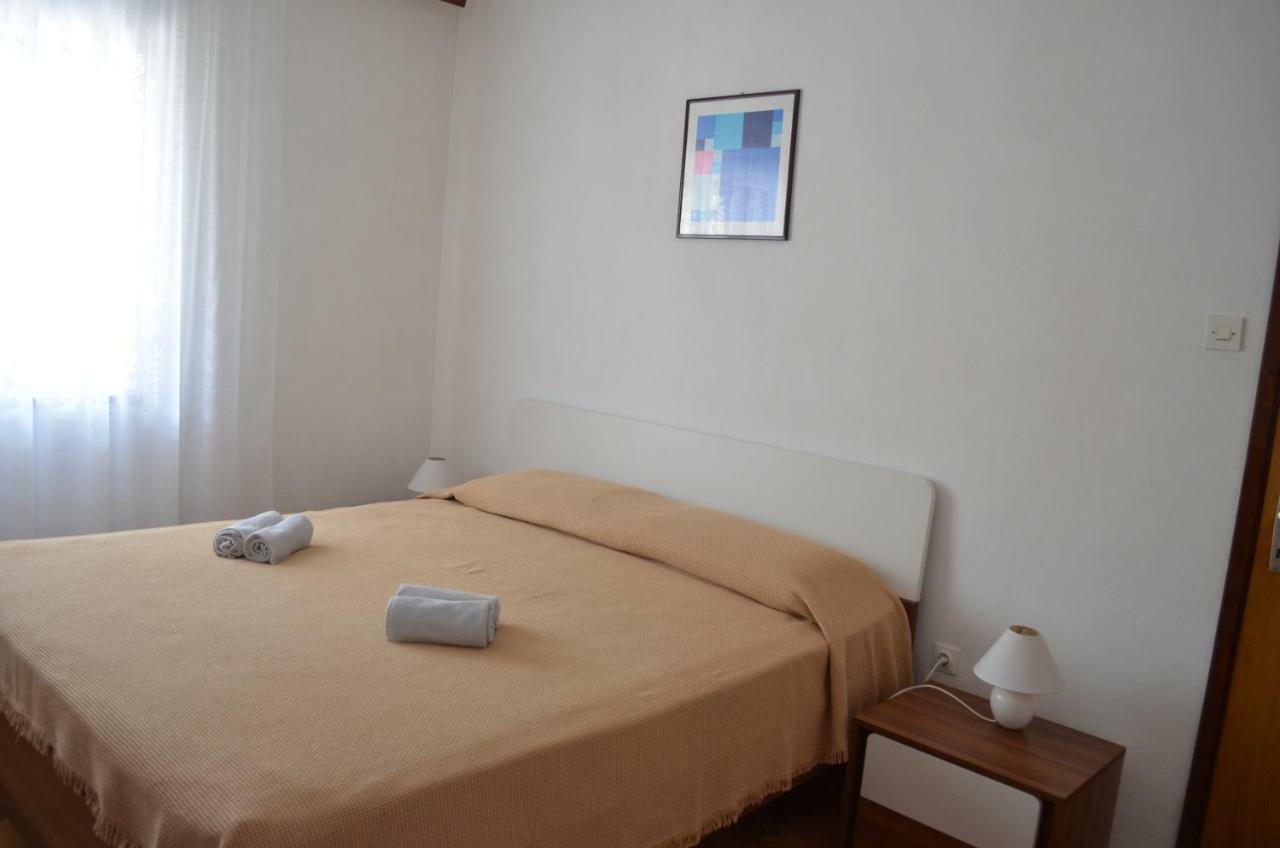Apartments Mare Malinska Zewnętrze zdjęcie