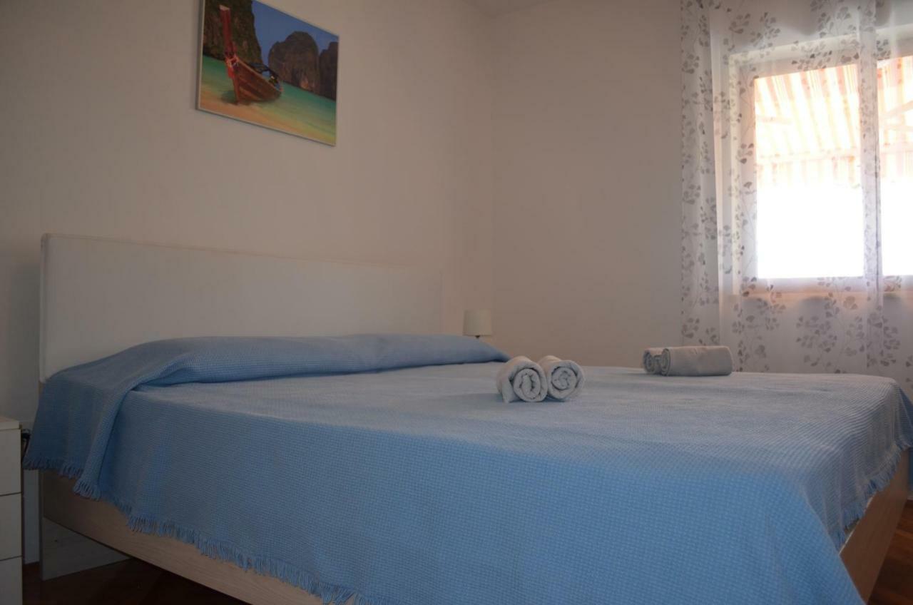 Apartments Mare Malinska Zewnętrze zdjęcie
