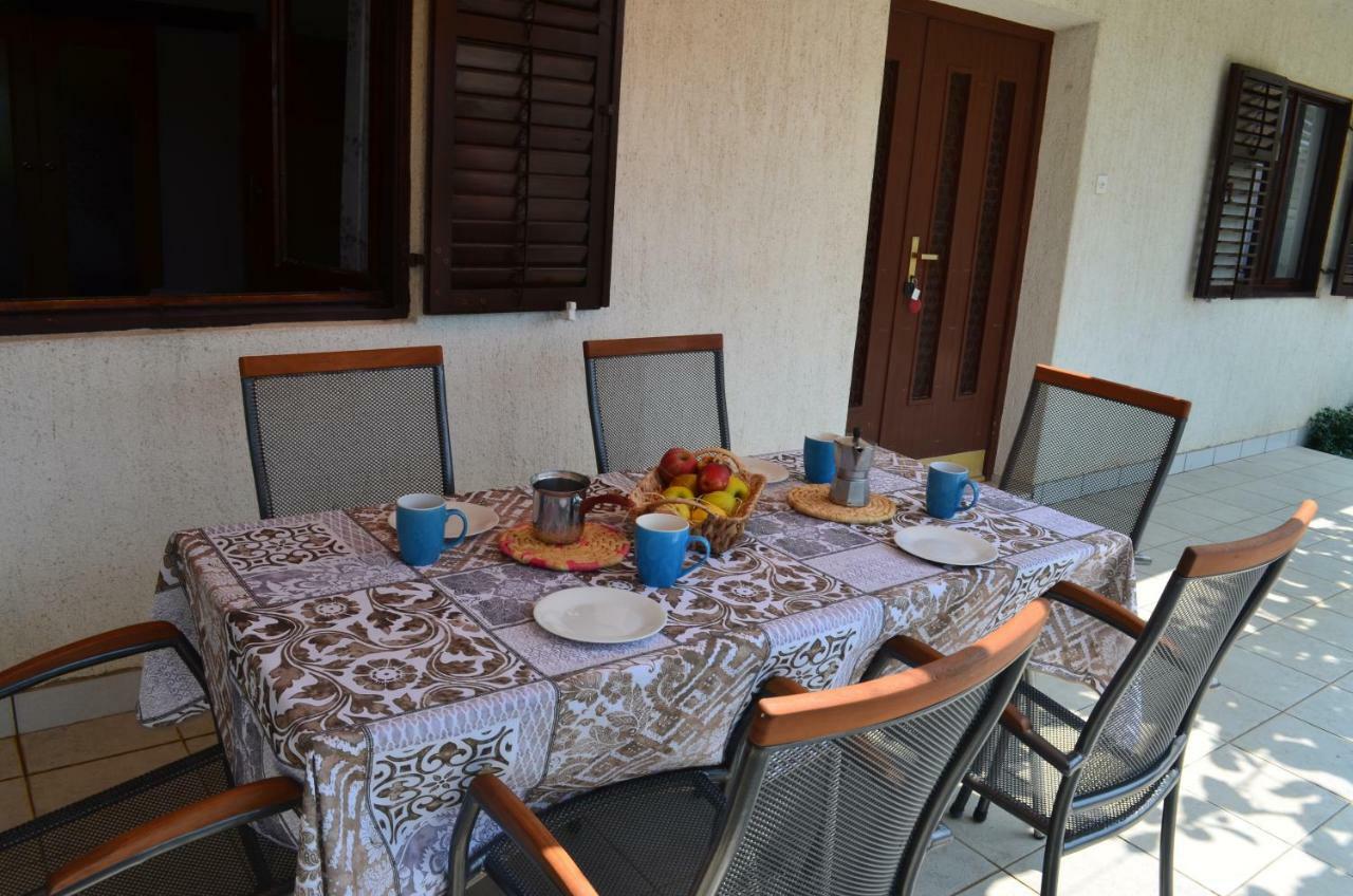 Apartments Mare Malinska Zewnętrze zdjęcie